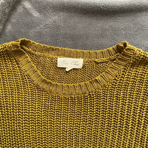 Très Chic Cable Knit Sweater - Picture 3 of 9